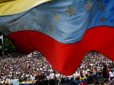 Китай призывает все стороны к политическому урегулированию ситуации в Венесуэле путем мирного диалога
