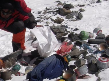 Китай закрыл доступ к Эвересту