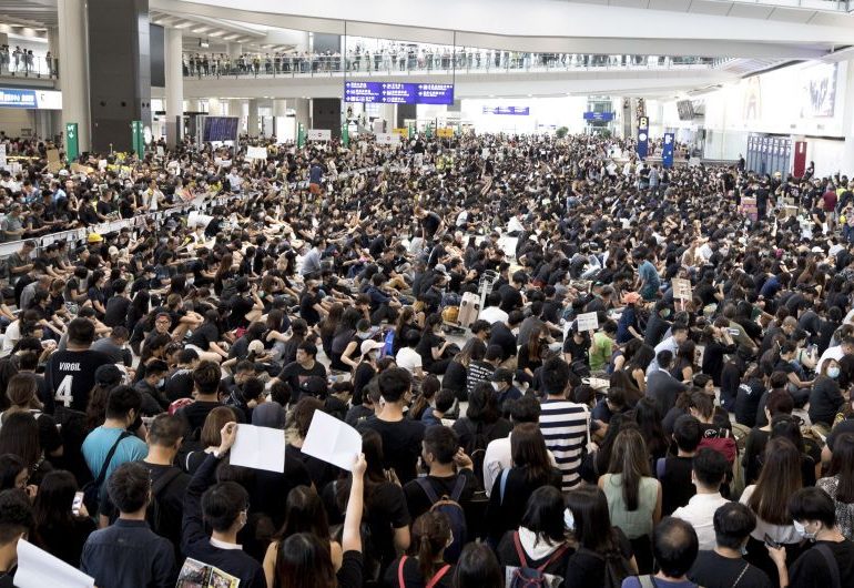 В Гонконге арестовали 149 протестующих