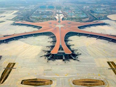 В Китае начал работу крупнейший аэропорт мира