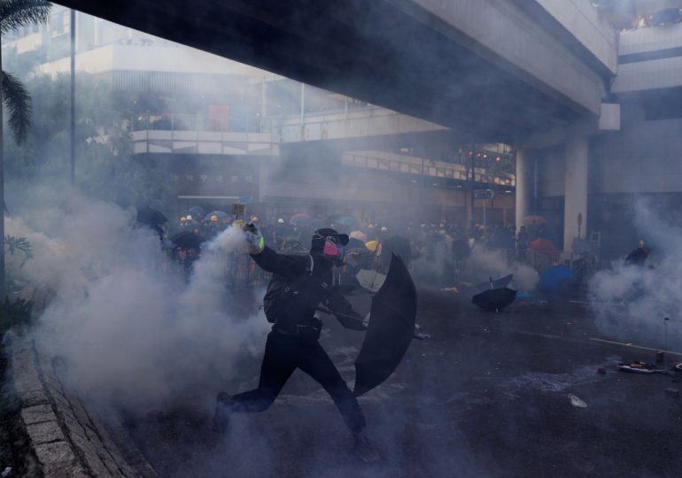 Китай отметил 70-летие беспорядками в Гонконге