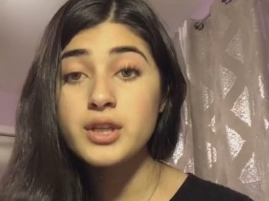 Американка снимает в TikTok ролики о преследовании уйгуров под видом уроков по макияжу