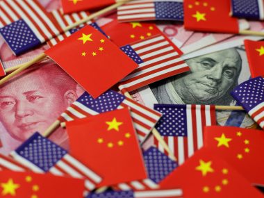 КНР изучает возможность введения визовых ограничений для американских чиновников