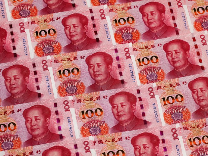 Центробанк Китая "влил" в рынок 36 млрд долларов и укрепил юань