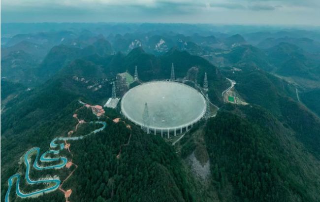 В Китае запустили крупнейший в мире сферический радиотелескоп