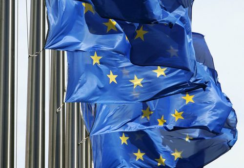 Евросоюз выделил Китаю 12 тонн защитного снаряжения для сдерживания вируса
