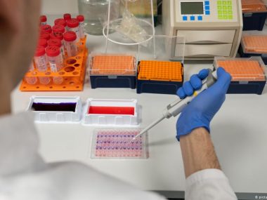 Китай планирует распространить испытание вакцины от COVID-19  на другие страны