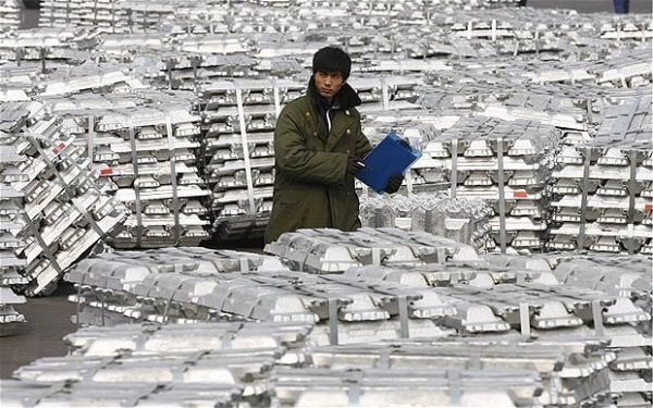 Китай сократил экспорт алюминия