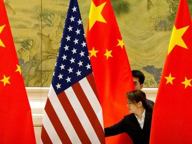 США внесли на рассмотрение законопроект о запрете размещения китайских компаний на американских биржах