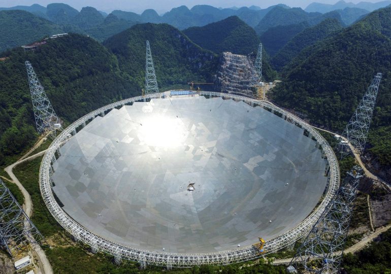 Китай в сентябре запустит новый радиотелескоп FAST для поисков  внеземных цивилизаций