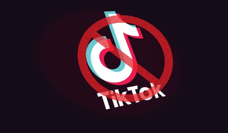 Китай назвал запрет на WeChat и TikTok в США нарушением норм ВТО