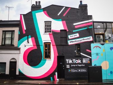 TikTok может перенести штаб-квартиру в Лондон