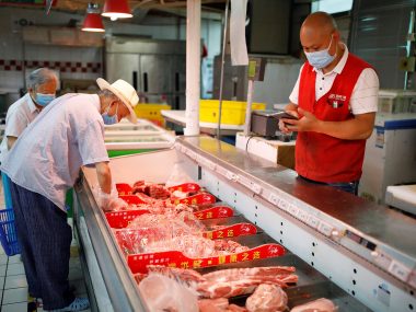 Китай почти исчерпал свои запасы замороженной свинины