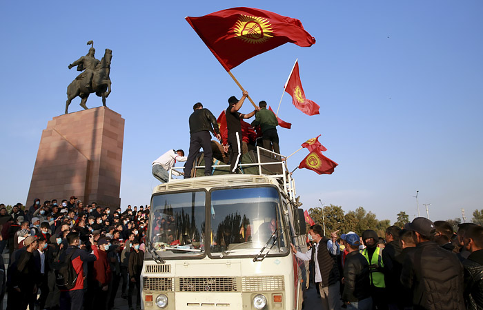 Китай призвал к стабилизации ситуации в Кыргызстане