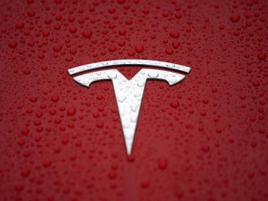 Tesla будет производить зарядные устройства для электромобилей в Китае