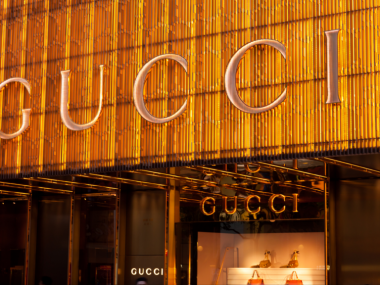 Gucci откроет два магазина на люксовой онлайн-платформе Alibaba