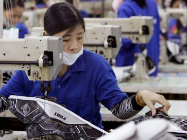 Вьетнам становится привлекательнее Китая для иностранных производителей – Financial Times