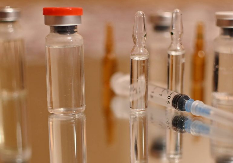 Бразилия одобрила китайскую и британскую вакцины от COVID-19