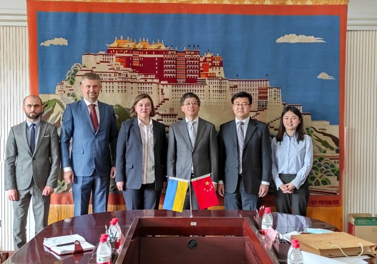 Украинские дипломаты обсудили с чиновниками КНР планы научно-технического сотрудничества