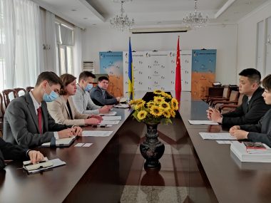 Украинские дипломаты обсудили с чиновниками города Цзиньчэн возможности межрегионального сотрудничества
