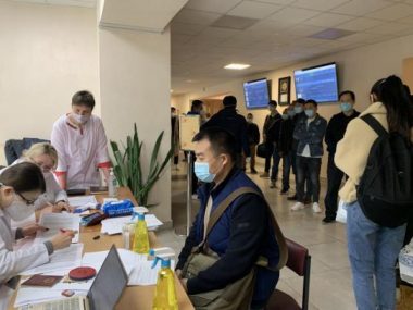Китайцев в Одессе вакцинировали бесплатно – облздрав