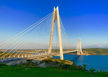 Китайский консорциум планирует приобрести 51% турецкой автотрассы с мостом через Босфор