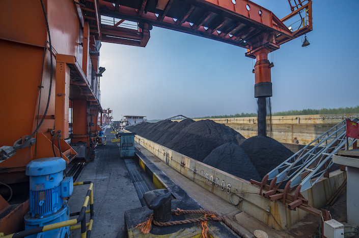 Добыча угля в Китае выросла на 11% за 4 месяца 2021 г., несмотря на призывы NDRC снизить загрязнения