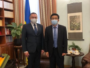 Фань Сяньжун встретился с главой основной прокитайской лоббистской организации Украины