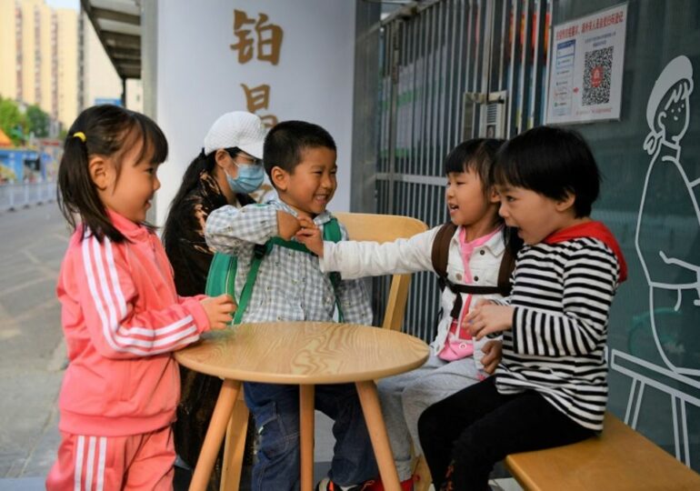 Разрешение на третьего ребенка слабо повлияет на рождаемость в Китае - Bloomberg