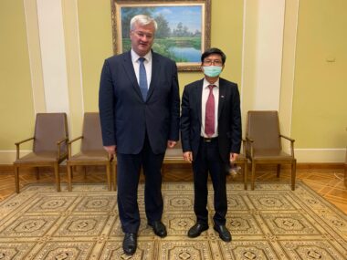 Фань Сяньжун встретился с новым заместителем руководителя Офиса Президента Украины
