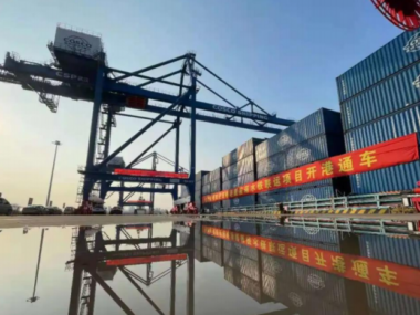На реке Янцзы в Ухане заработал первый автоматический портово-железнодорожный терминал компании COSCO