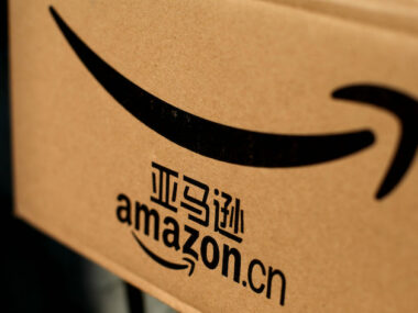 Amazon заблокировал 600 китайских брендов за фальшивые отзывы