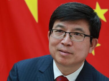 Китай уже поставил в Украину более 8,7 млн доз вакцины - посол Фань Сяньжун