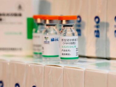 В Венгрии будут производить китайскую вакцину Sinopharm