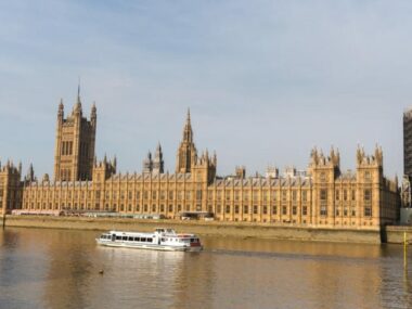 Послу КНР в Великобритании запретили вход в британский парламент