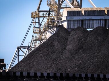 Закупки российского угля в Китае приостановлены из-за санкций