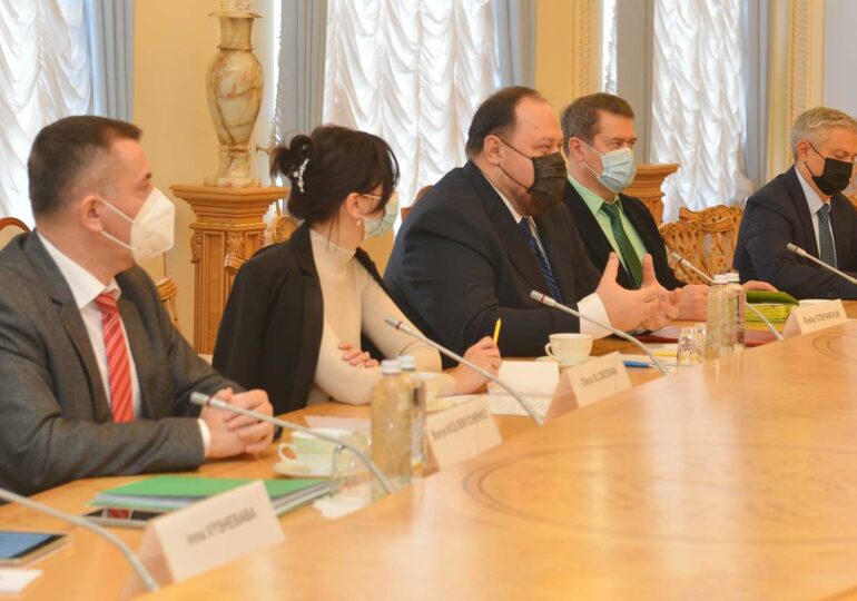 Руслан Стефанчук обсудил с Послом КНР улучшение сотрудничества двух стран