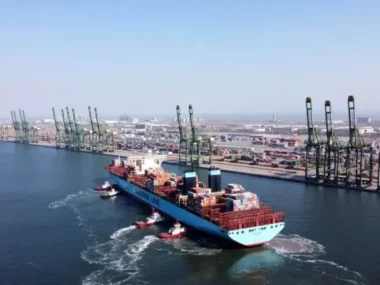 Китай запустил безуглеродный контейнерный терминал
