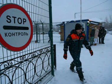 Китай закрыл два грузовых пропускных пункта на границе с Россией