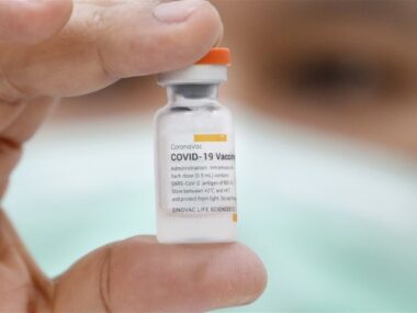 Китай предоставит Украине 200 тысяч доз вакцины CoronaVac