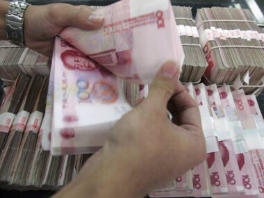 Сбережения китайских домохозяйств выросли на $851 млрд в январе