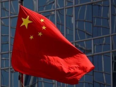 Посольство Китая в Украине советует своим гражданам прикрепить китайские флаги на авто в целях безопасности