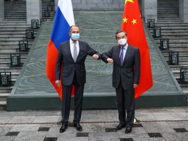 Сергей Лавров и Ван И на встрече в Китае обсудили двусторонние отношения