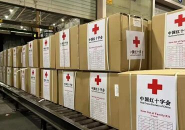 Красный Крест Китая отправил в Украину первую партию гуманитарной помощи