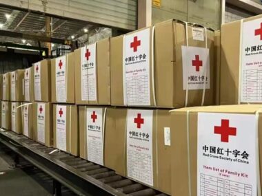 Красный Крест Китая отправил в Украину первую партию гуманитарной помощи