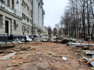 Украинцы и иностранцы не  могут покинуть города из-за ракетно-бомбовых ударов армии РФ - Дмитрий Кулеба