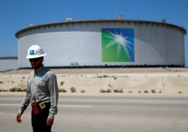 Китай и Саудовская Аравия ведут переговоры о торговле нефтью в юанях