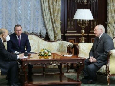 Лукашенко встретился с послом КНР в Беларуси