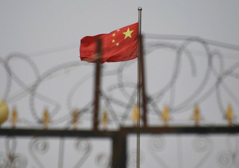 Китай вводит ответные визовые санкции против чиновников США