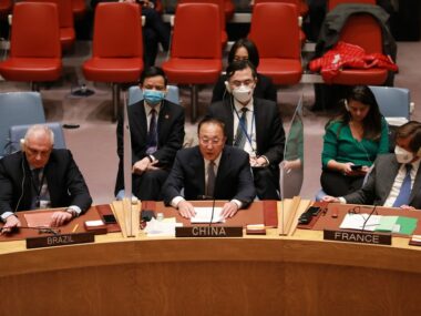 Китай не настроен равнодушно наблюдать за ситуацией в Украине – постпред КНР в ООН